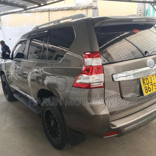Toyota Land Cruiser Prado 2016 Gold