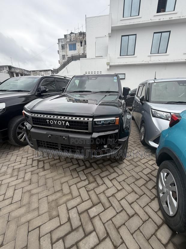 Toyota Land Cruiser Prado 2.8 2024 Black