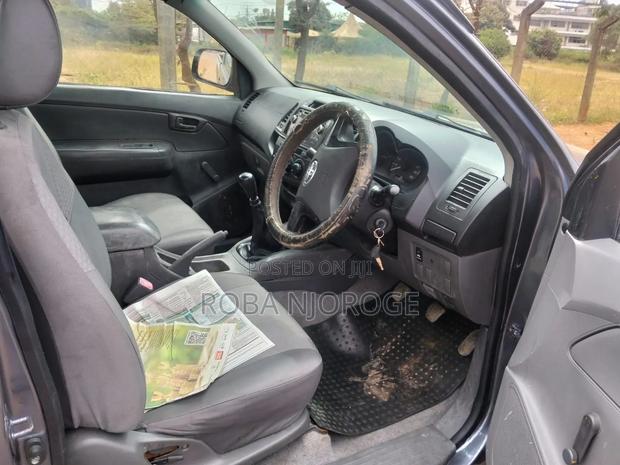 Toyota Hilux 2015 Gray