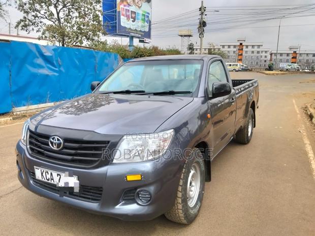 Toyota Hilux 2015 Gray