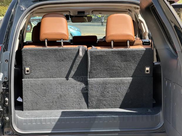 Toyota Land Cruiser Prado 2022 Black