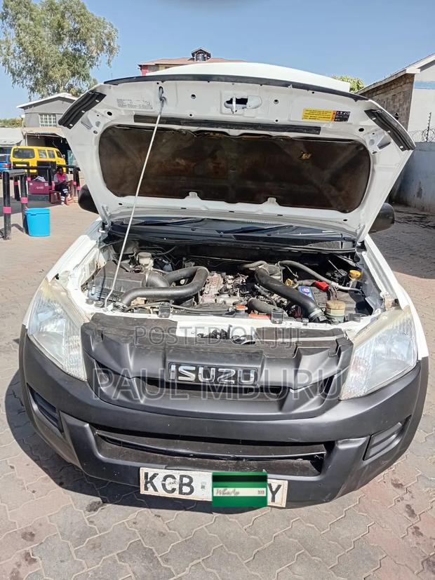 Isuzu D-MAX 2014 White