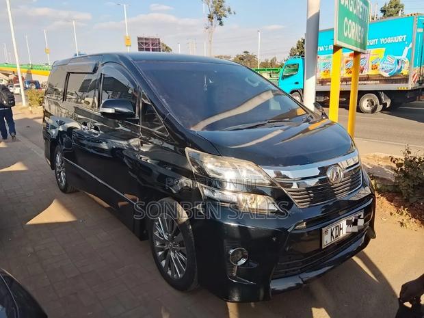 Toyota Vellfire 2014 Black