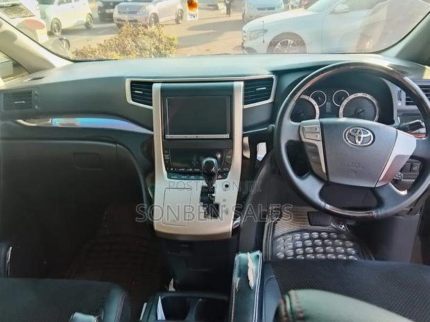 Toyota Vellfire 2014 Black