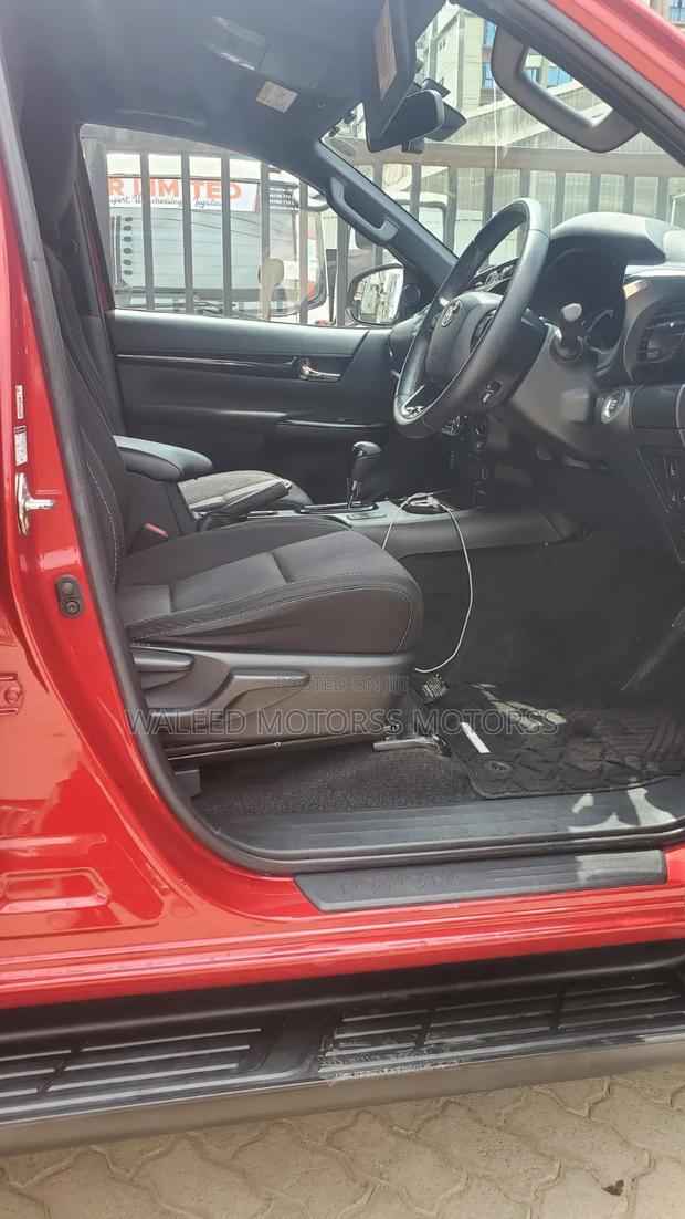Toyota Hilux 2019 Red