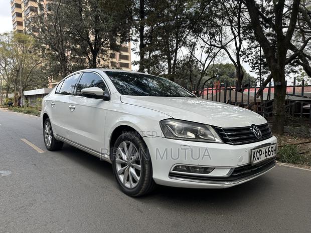 Volkswagen Passat 1.4 TDI BlueMotion Sedan 2012 White
