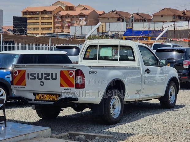 Isuzu D-MAX 2007 White
