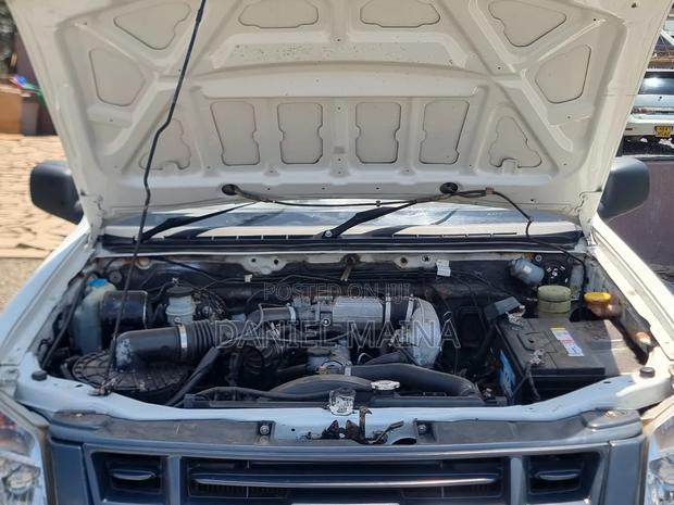 Isuzu D-MAX 2007 White