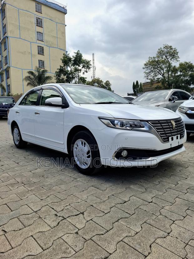 Toyota Premio 1.8 FWD 2019 White