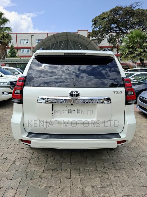 Toyota Land Cruiser Prado 2.8 2020 White