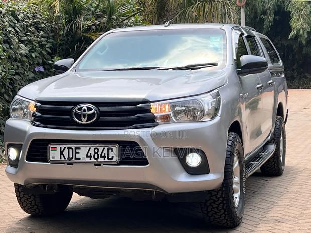 Toyota Hilux 2021 Gray