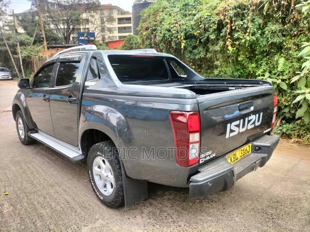 Isuzu D-MAX 2022 Gray