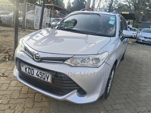 Toyota Corolla Fielder 2016 Silver