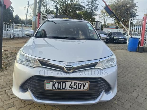 Toyota Corolla Fielder 2016 Silver