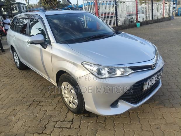 Toyota Corolla Fielder 2016 Silver