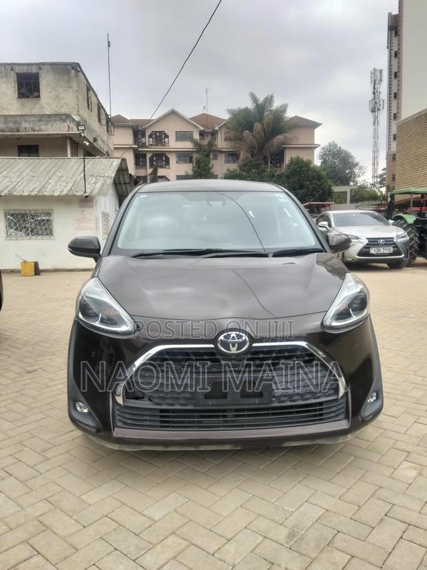 Toyota Sienta 2019 Brown