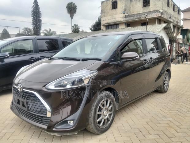 Toyota Sienta 2019 Brown