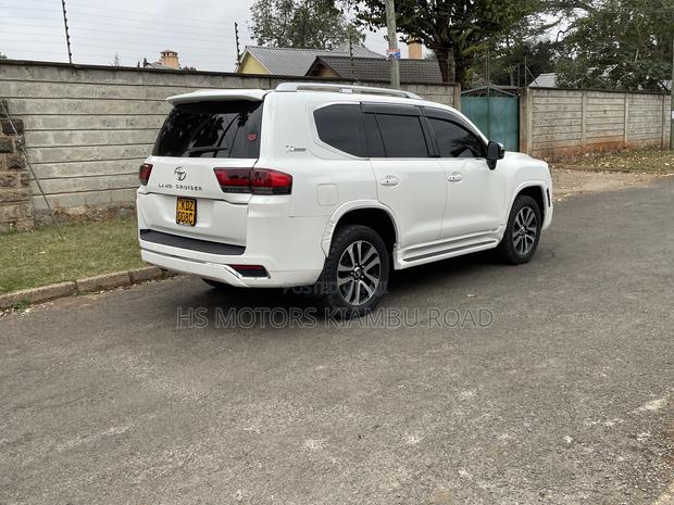 Toyota Land Cruiser 4.6 V8 ZX 2012 White