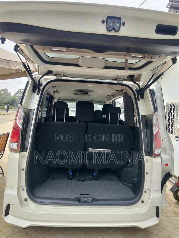 Nissan Serena 2018 White