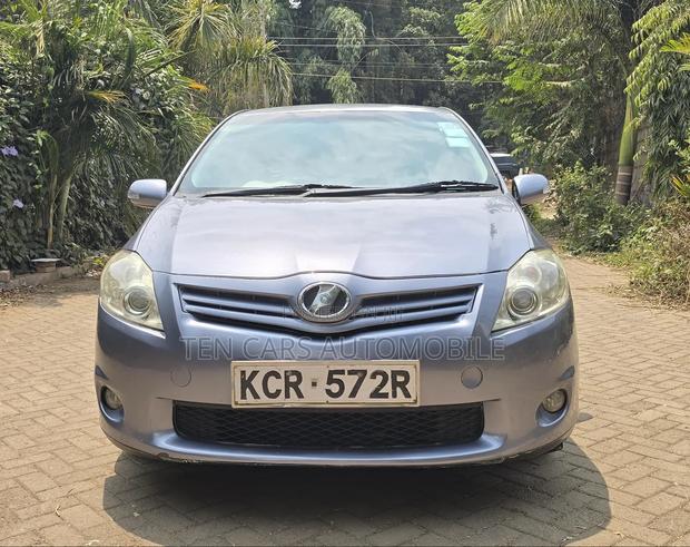 Toyota Auris 2010 Silver