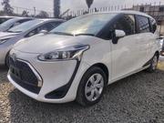 Toyota Sienta 2019 White for sale