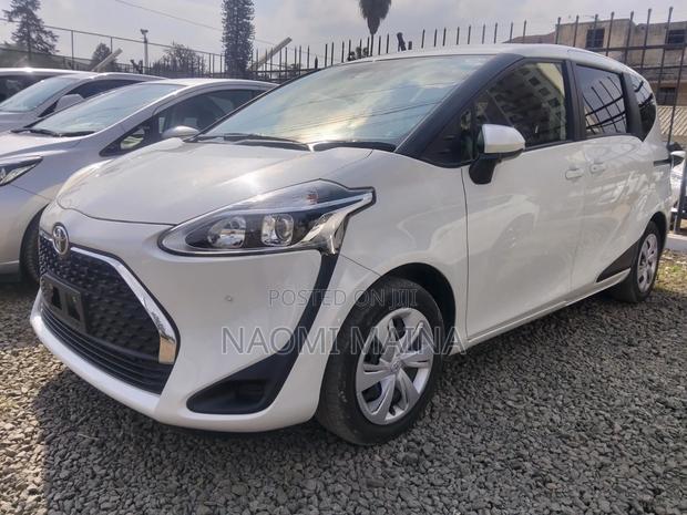 Toyota Sienta 2019 White