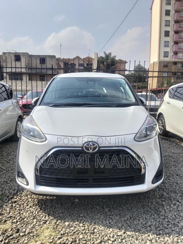 Toyota Sienta 2019 White