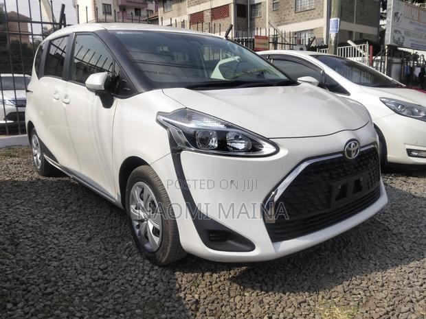 Toyota Sienta 2019 White
