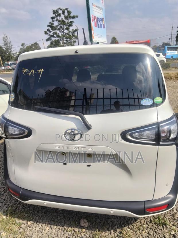 Toyota Sienta 2019 White