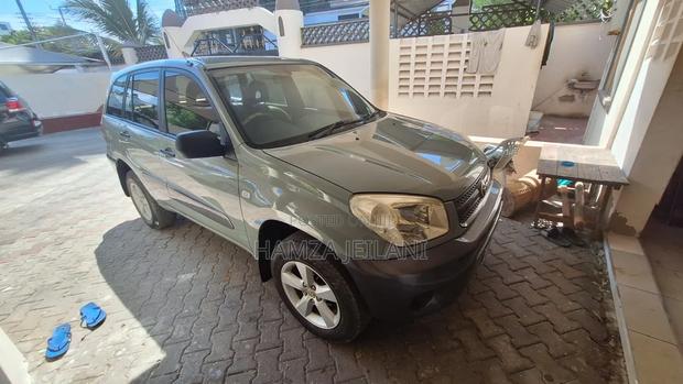 Toyota RAV4 2005 White