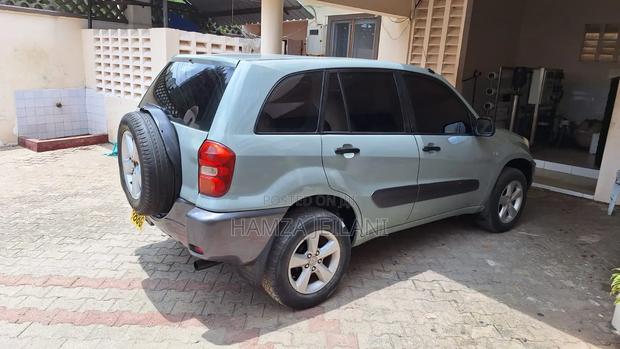 Toyota RAV4 2005 White