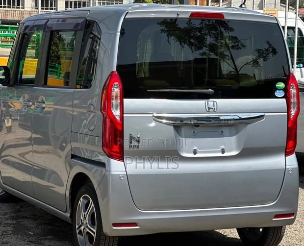 Honda N-Box 2019 Silver