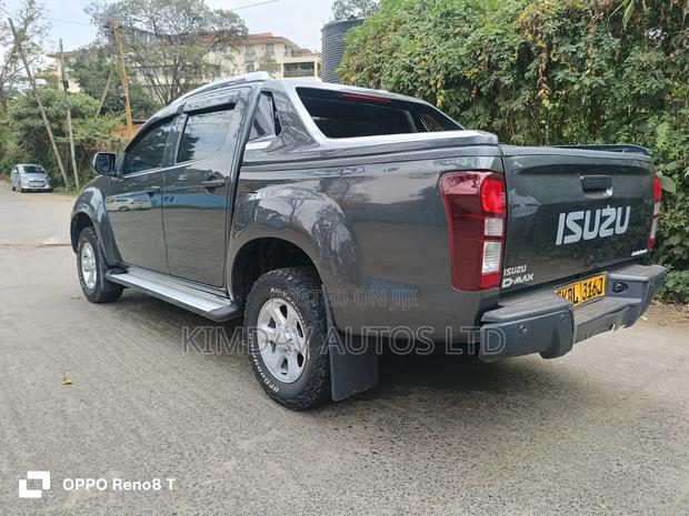 Isuzu D-MAX 2022 Gray