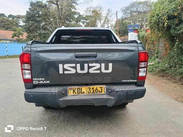 Isuzu D-MAX 2022 Gray