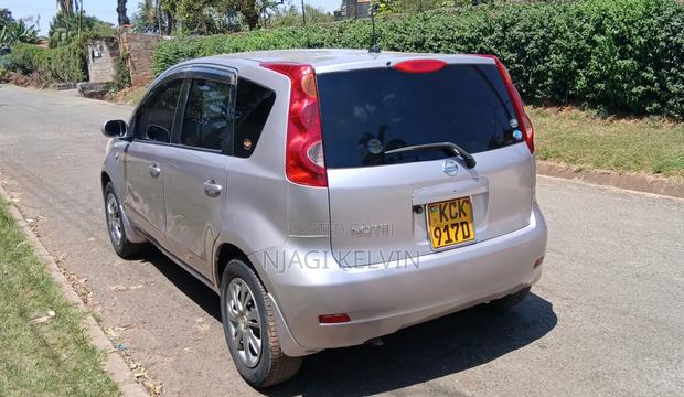Nissan Note 2010 Purple