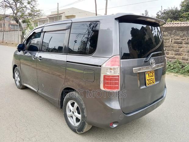 Toyota Noah 2008 Gray