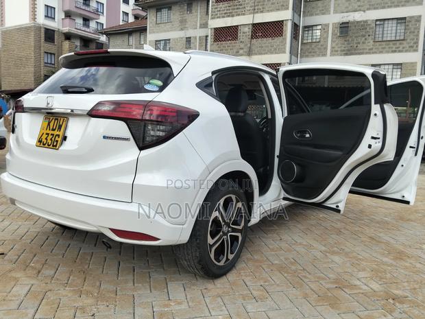 Honda Vezel 2018 White