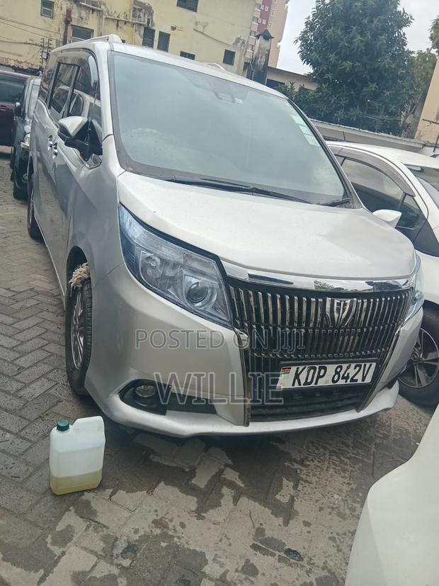 Toyota Noah 2016 Silver