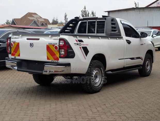 Toyota Hilux 2020 White