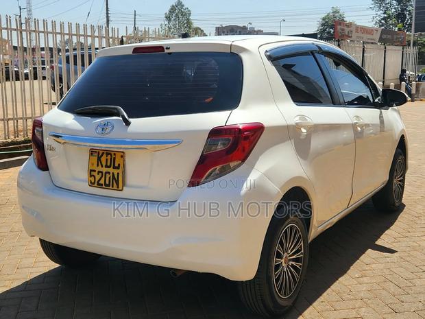 Toyota Vitz 2016 Pearl