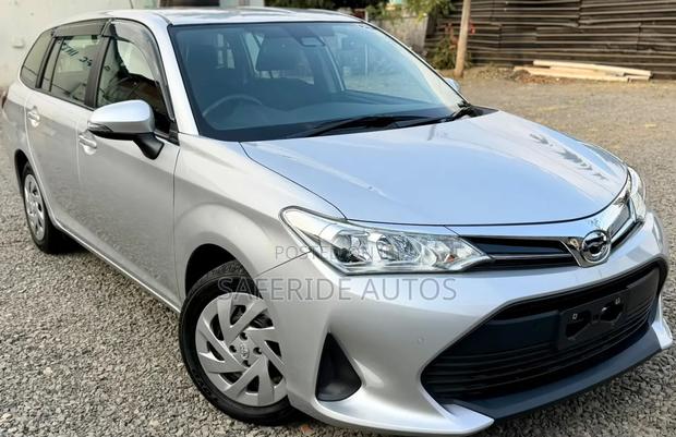 Toyota Corolla Fielder 2020 Silver