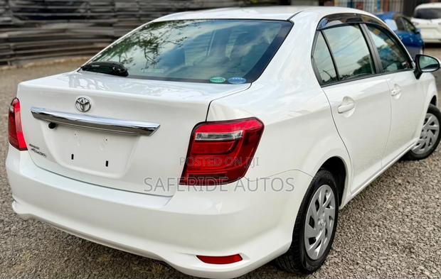 Toyota Axio 2020 Pearl