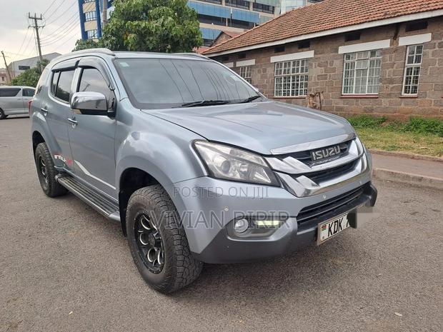 Isuzu MU-X 2015 Gray