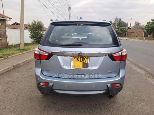 Isuzu MU-X 2015 Gray