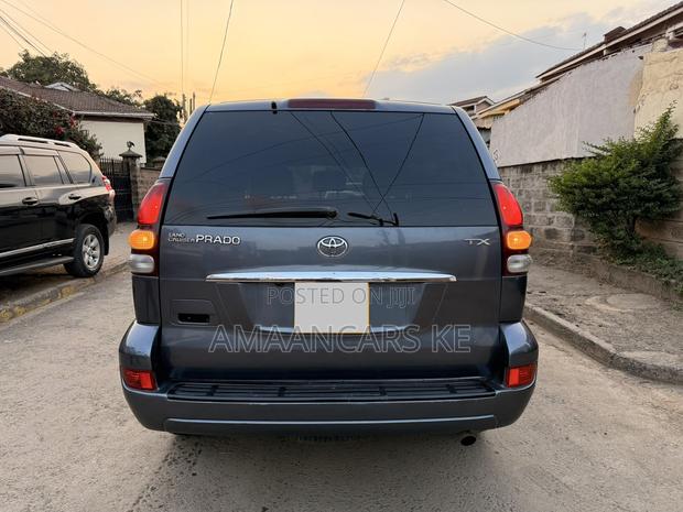 Toyota Land Cruiser Prado 2.7 5dr 2004 Gray