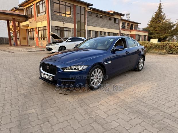 Jaguar XE 2015 Blue