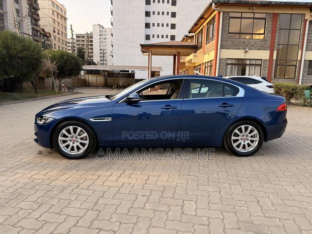 Jaguar XE 2015 Blue