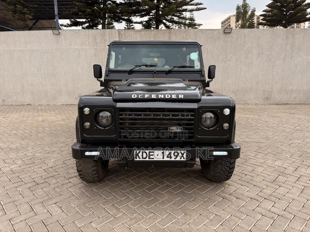 Land Rover Defender Puma 110 2.4 TD 2010 Black