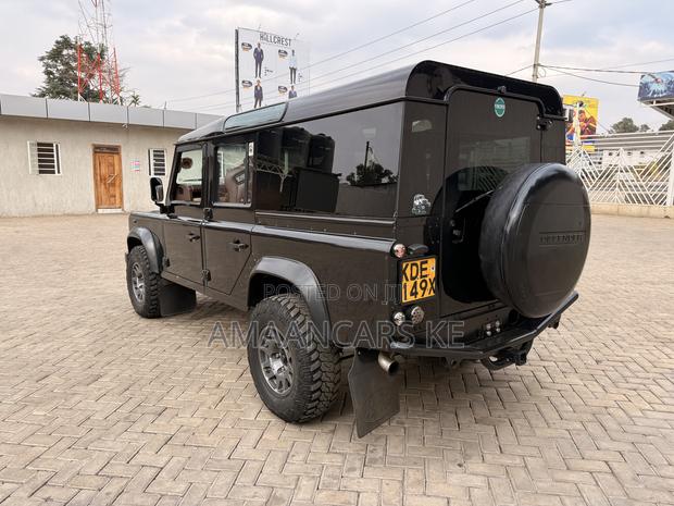 Land Rover Defender Puma 110 2.4 TD 2010 Black