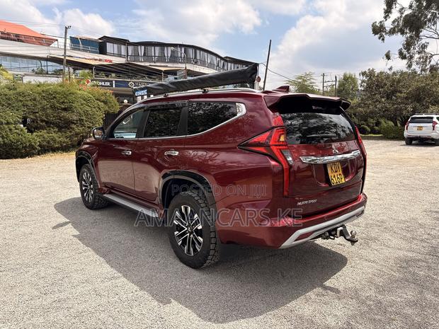 Mitsubishi Pajero Sport Exceed 2020 Red